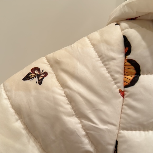 Infant Girl’s Lined Butterfly Puffer Coat Sz 6 months - Picture 3 of 16